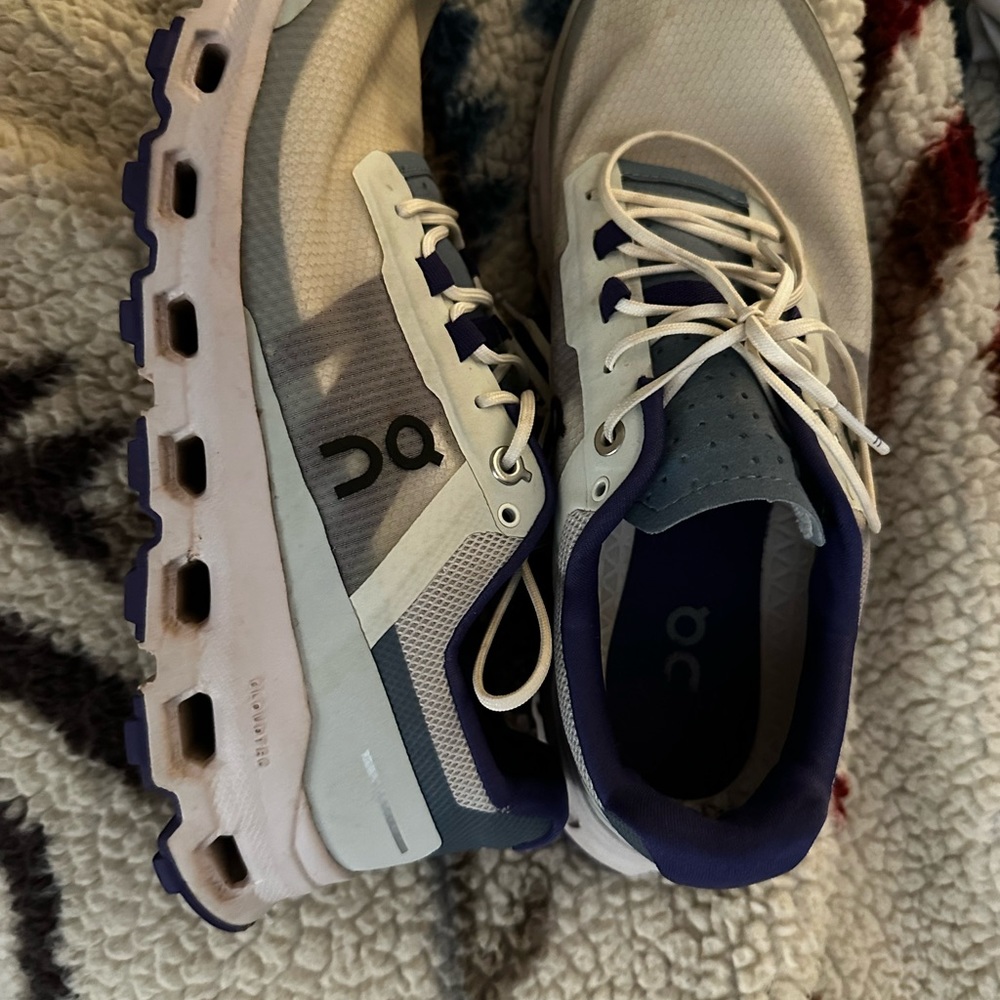 On cloud trail shoes